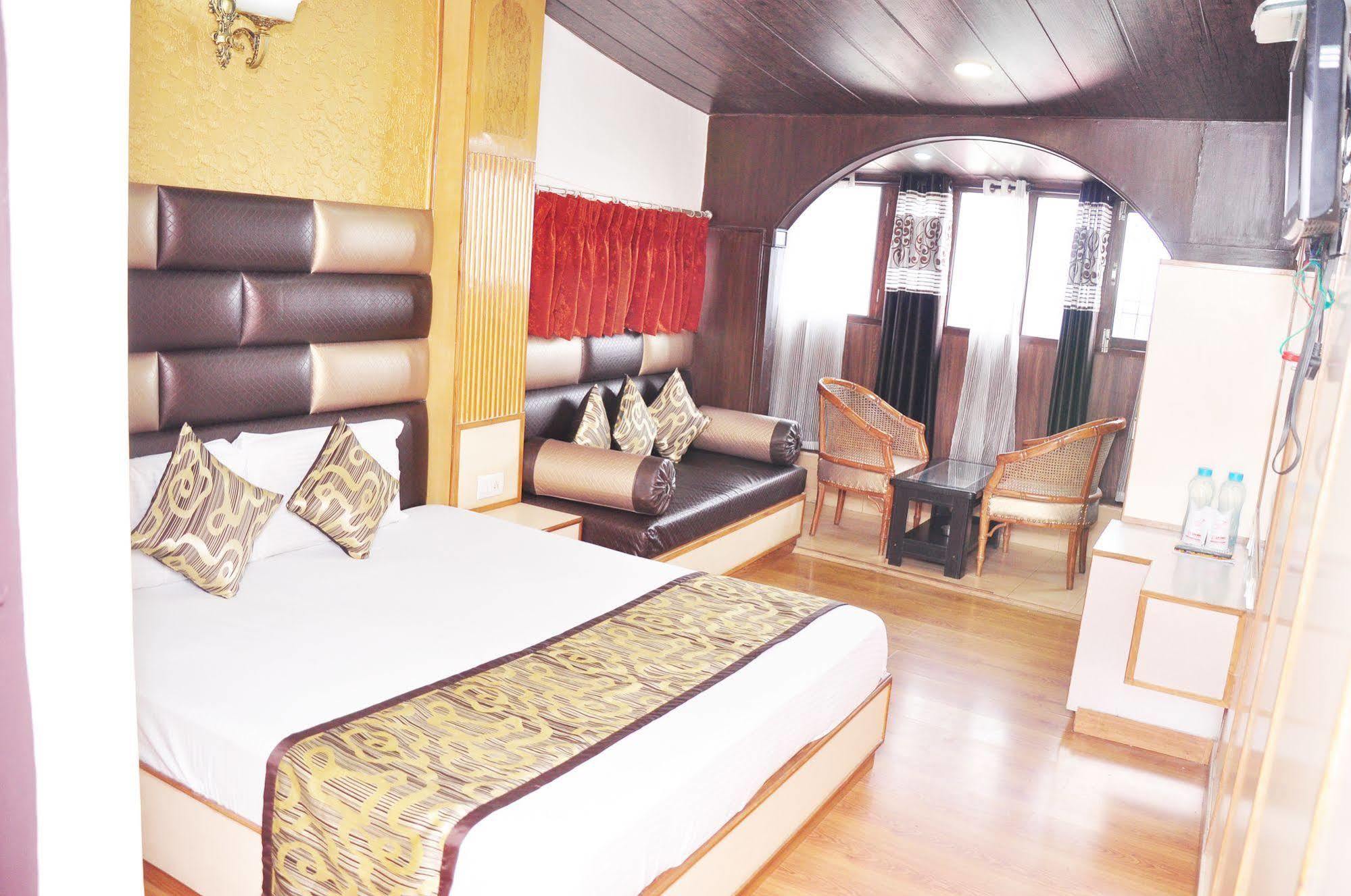 Hotel Sidharath Шимла Екстериор снимка