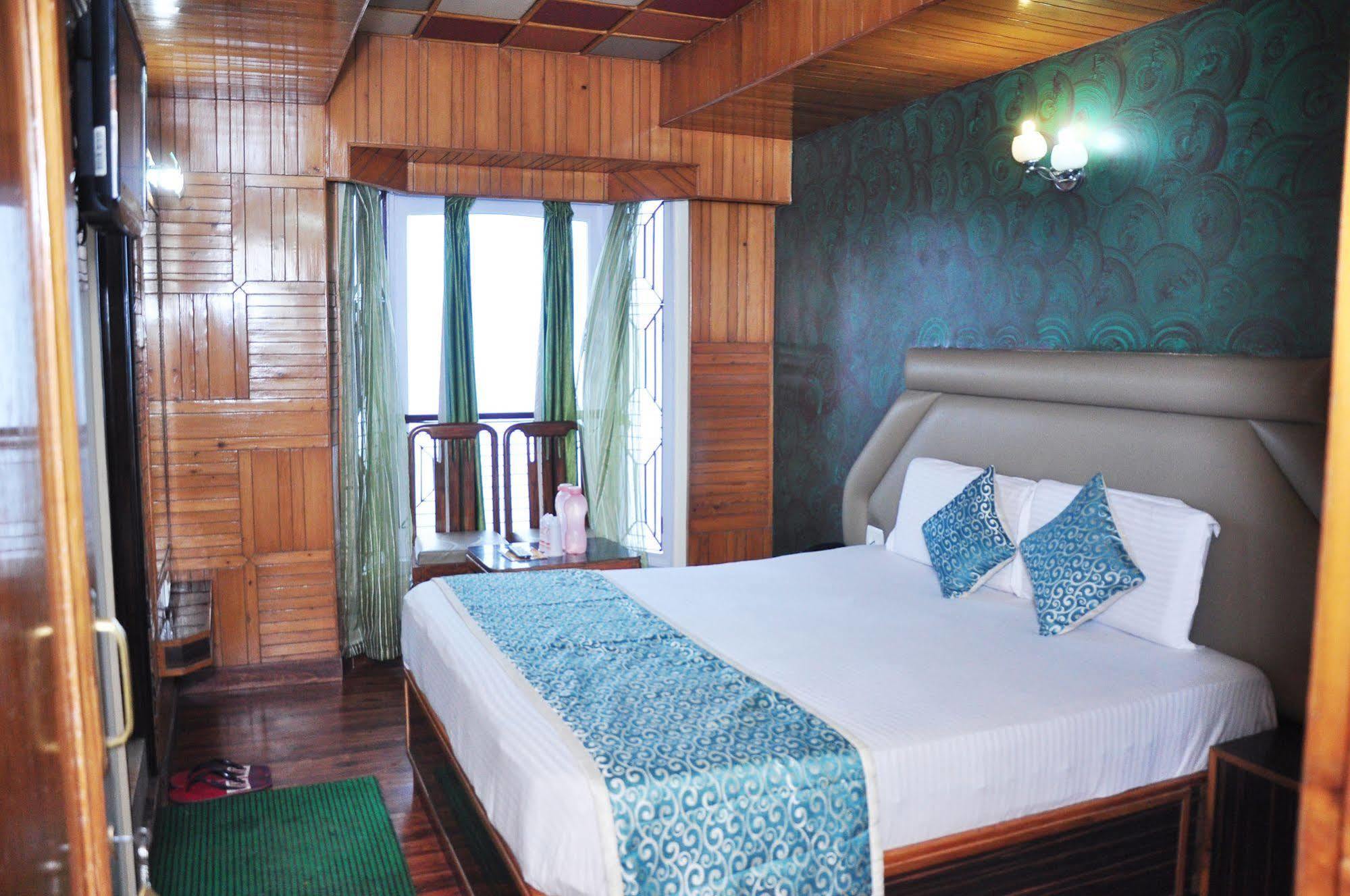 Hotel Sidharath Шимла Екстериор снимка