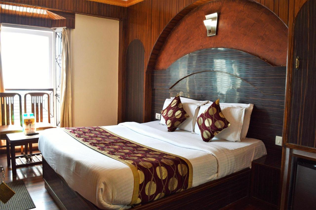 Hotel Sidharath Шимла Екстериор снимка