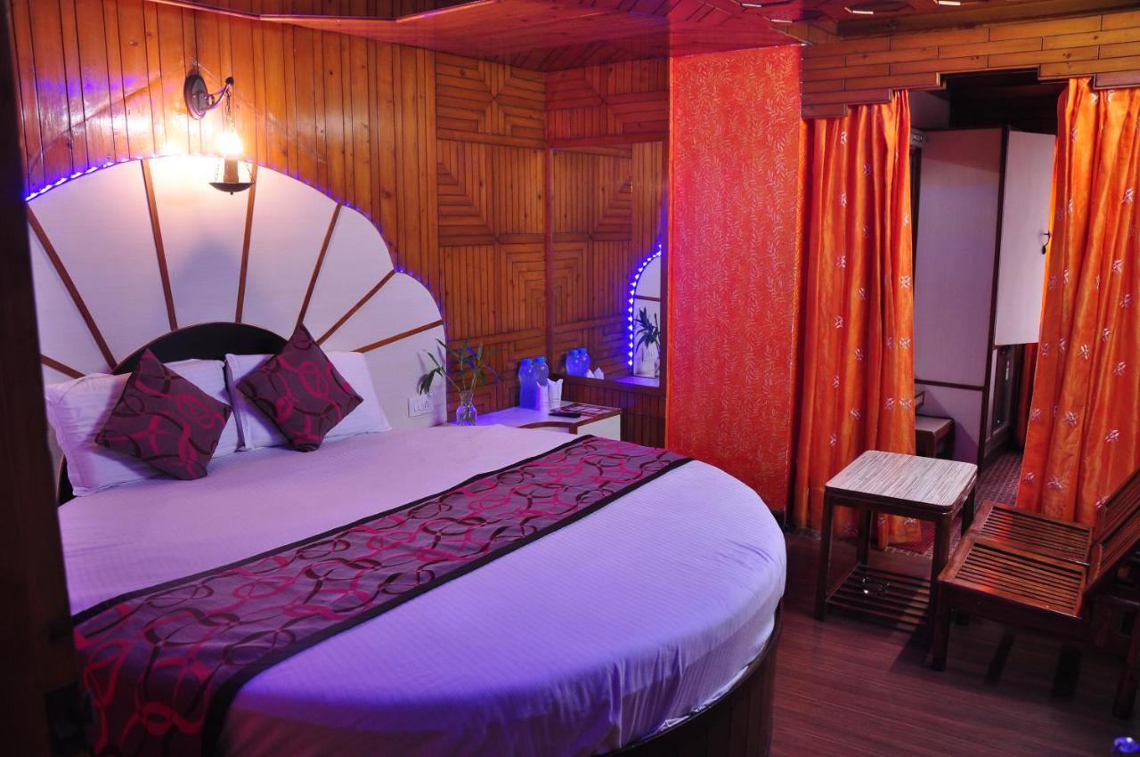 Hotel Sidharath Шимла Екстериор снимка